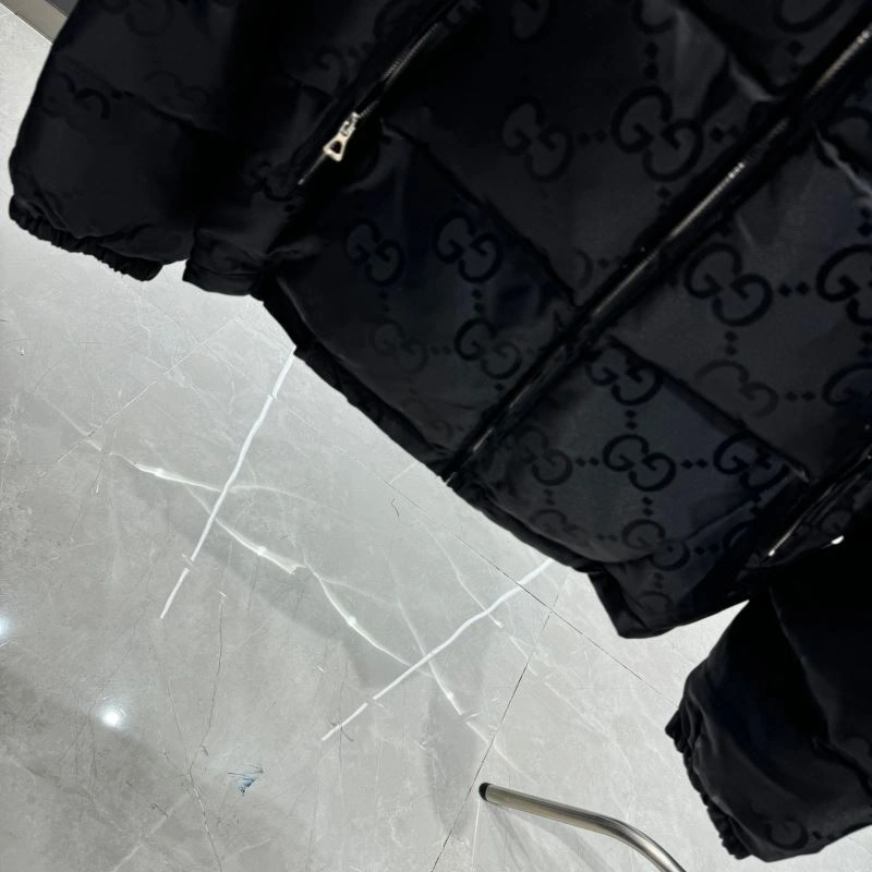 Gucci Down Jackets Versatile 129036