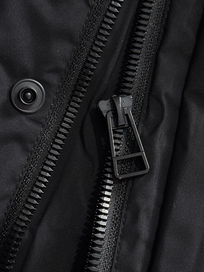Modern Gucci Down Jackets 129030