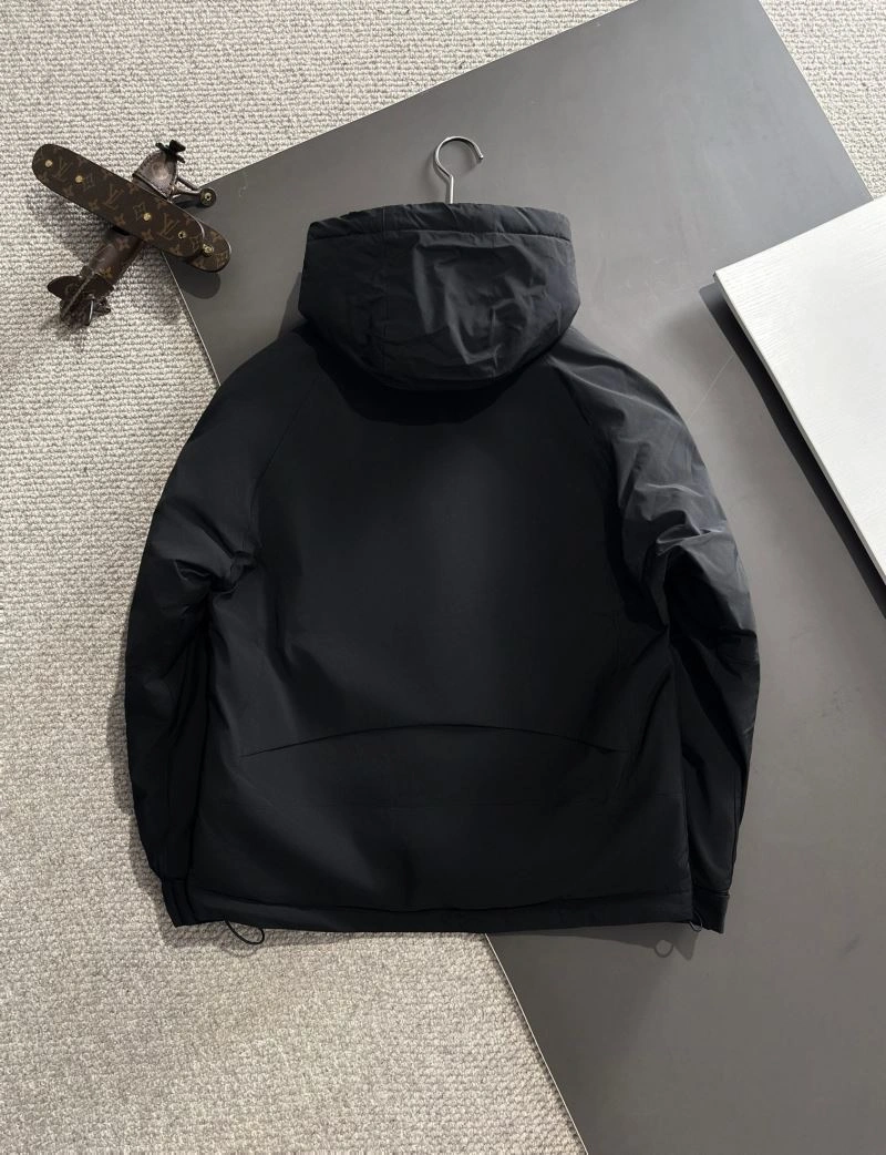 Modern Gucci Down Jackets 129030
