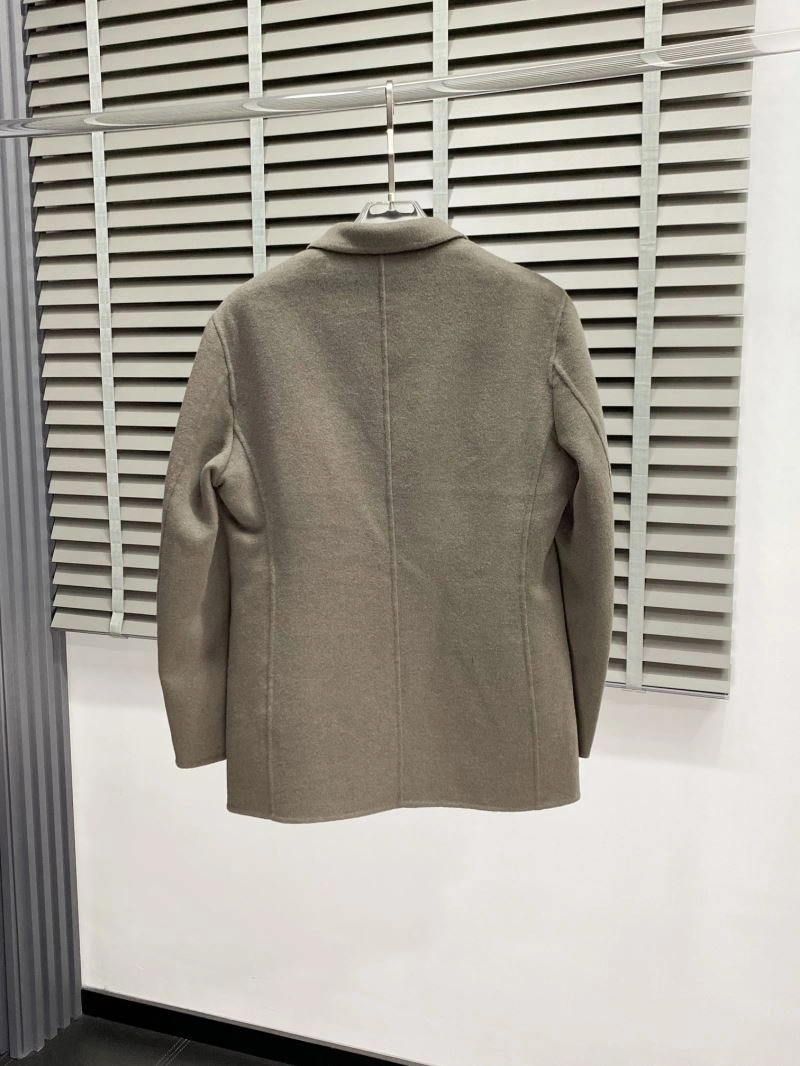 Effortless Gucci Down Jackets 129028