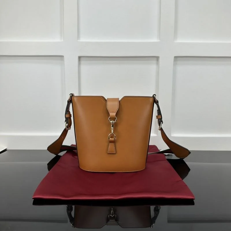 Versatile Gucci Drawstring Bags 51485