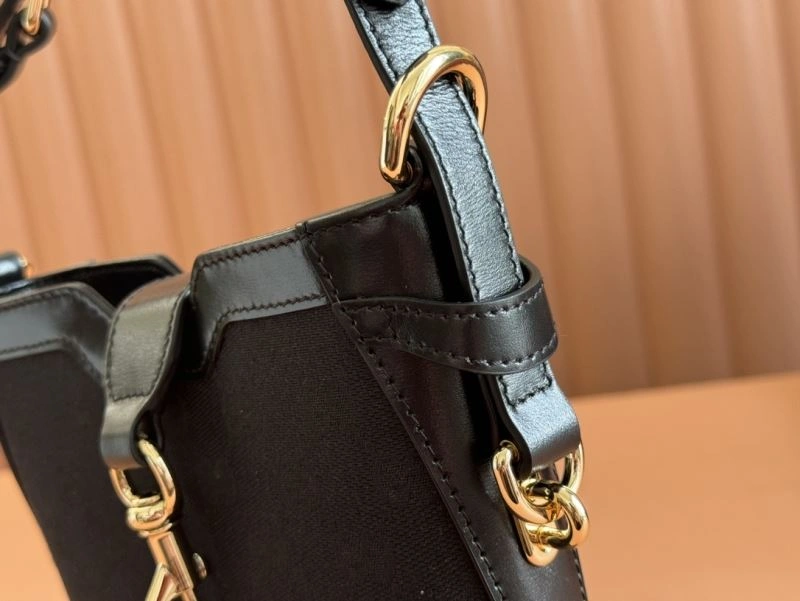Effortless Gucci Drawstring Bags 67363