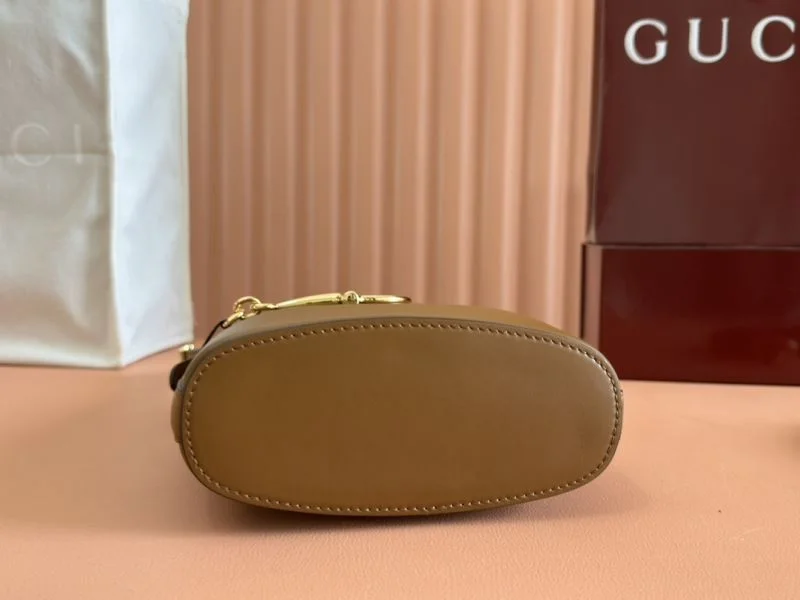 Sporty Gucci Drawstring Bags 49974