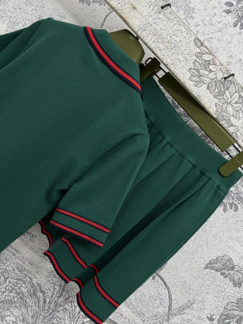 TechFriendly Gucci Dress Suits 124469