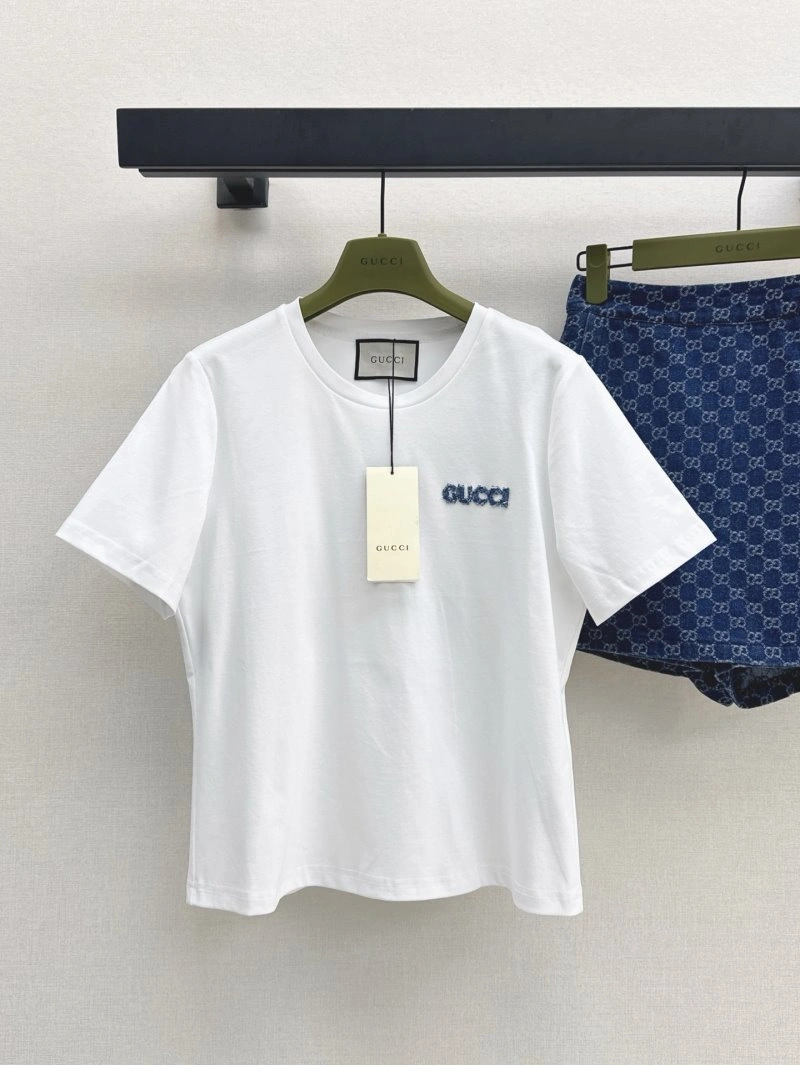 Gucci Dress Suits EasyCare 124464