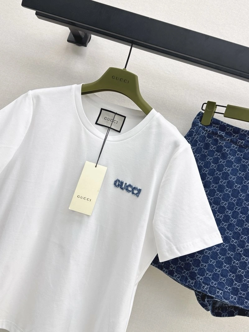 Gucci Dress Suits EasyCare 124464