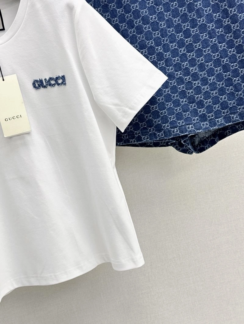 Gucci Dress Suits EasyCare 124464