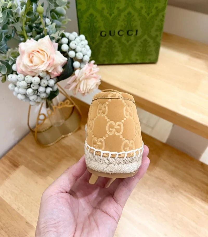Gucci Fishermans Shoes GoAnywhere 25086