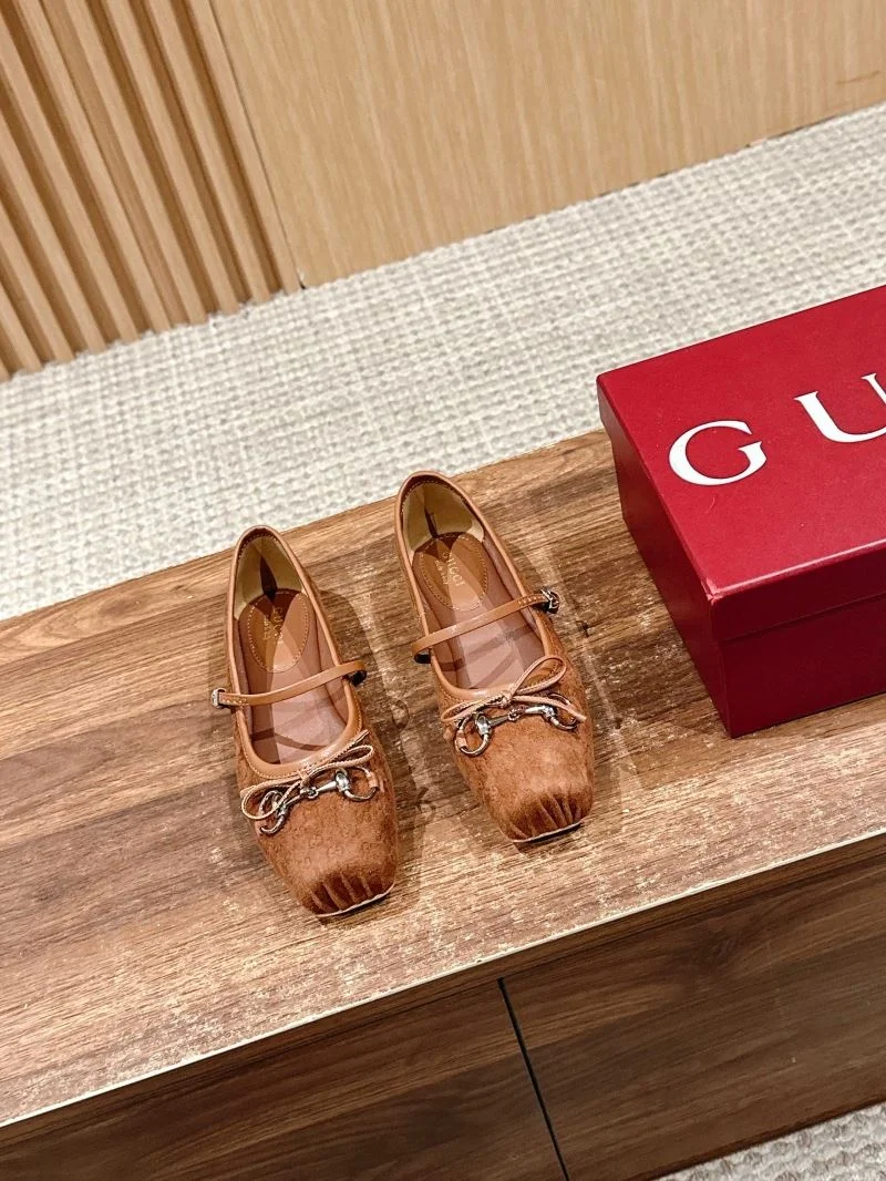 WellDesigned Gucci Flat Shoes 25080