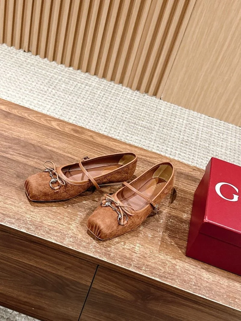 WellDesigned Gucci Flat Shoes 25080
