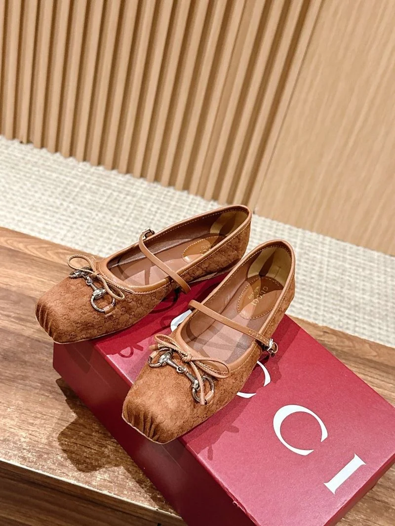 WellDesigned Gucci Flat Shoes 25080