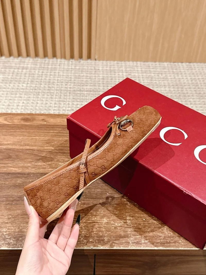WellDesigned Gucci Flat Shoes 25080