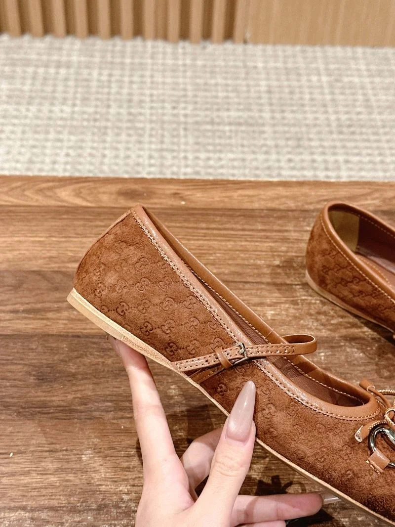 WellDesigned Gucci Flat Shoes 25080