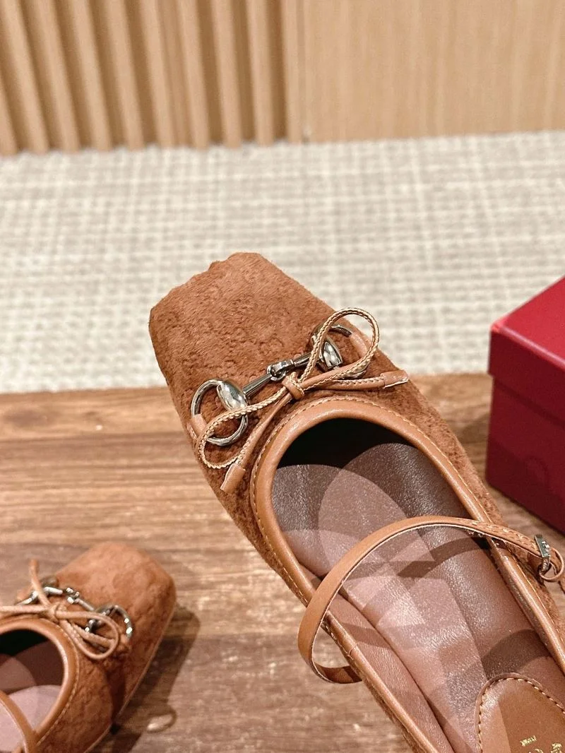 WellDesigned Gucci Flat Shoes 25080