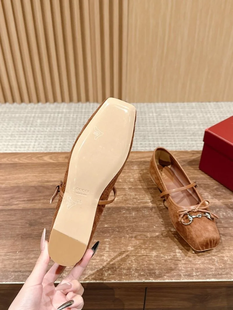 WellDesigned Gucci Flat Shoes 25080