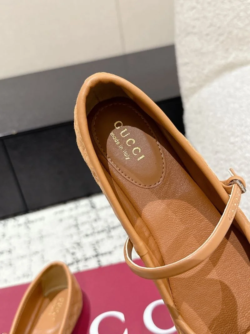 Gucci Flat Shoes Effortless 25079