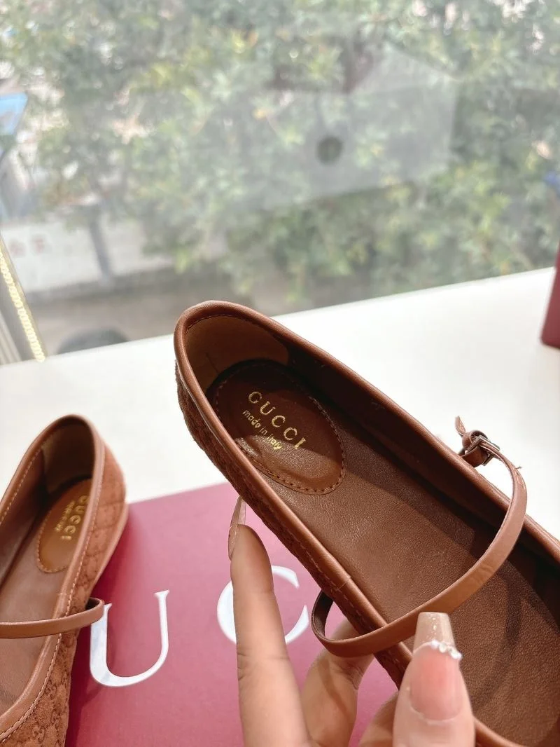 BestValue Gucci Flat Shoes 24837