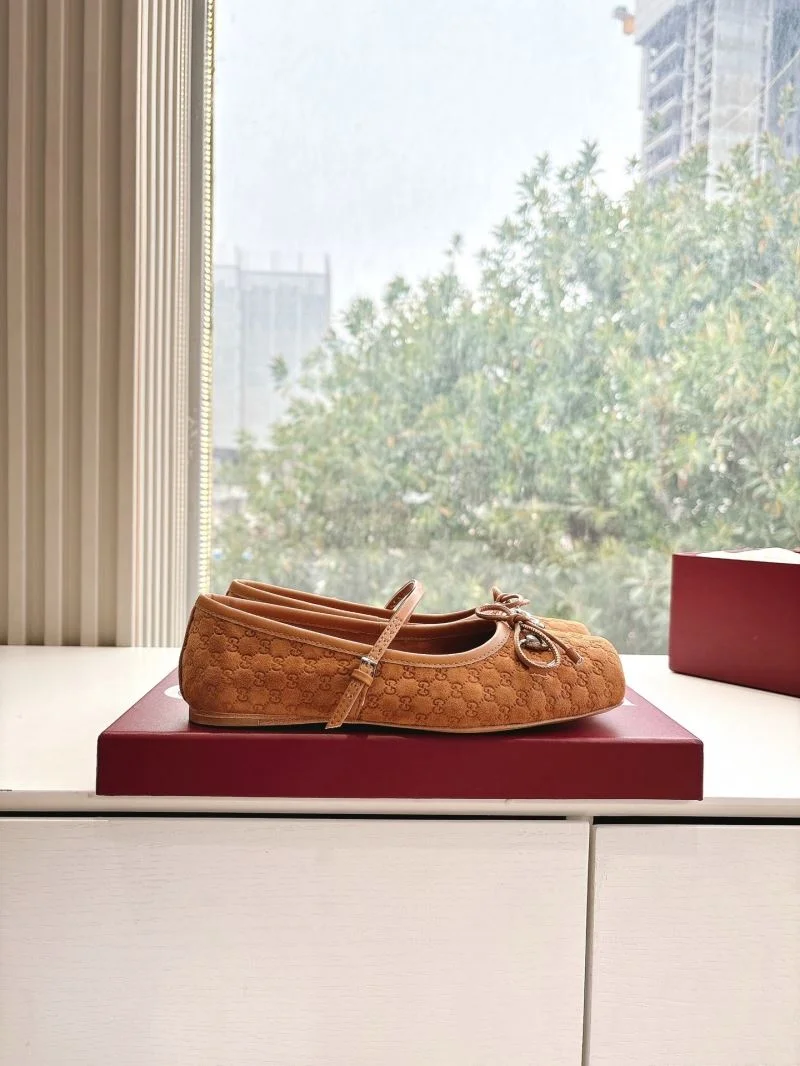 Gucci Flat Shoes MultiPurpose 24851