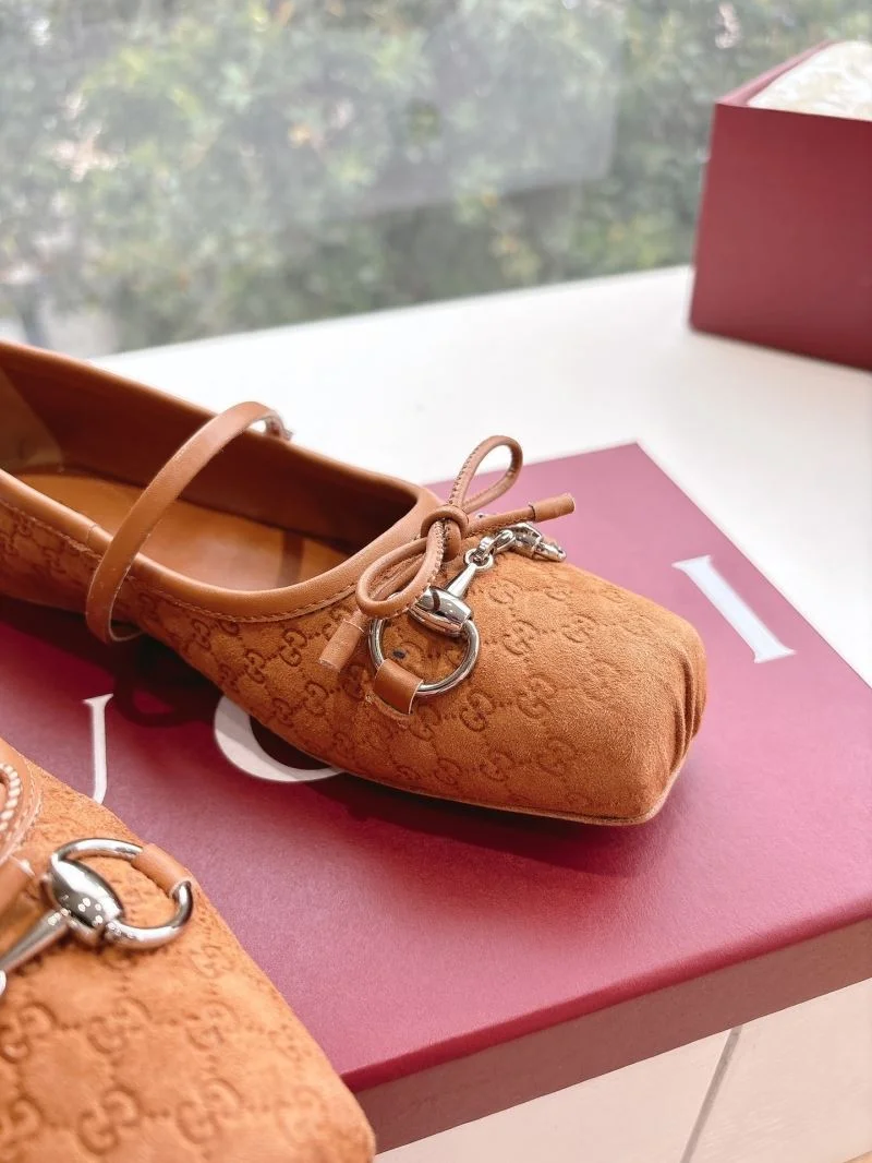 Gucci Flat Shoes MultiPurpose 24851