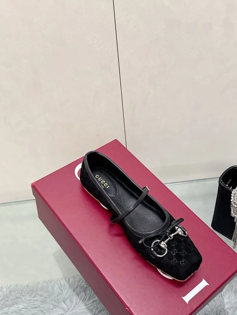 OdorResistant Gucci Flat Shoes 24838