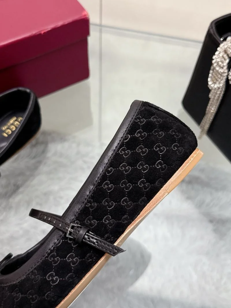 OdorResistant Gucci Flat Shoes 24838