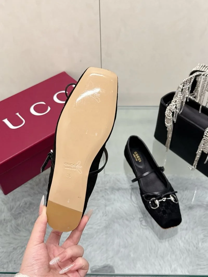 OdorResistant Gucci Flat Shoes 24838