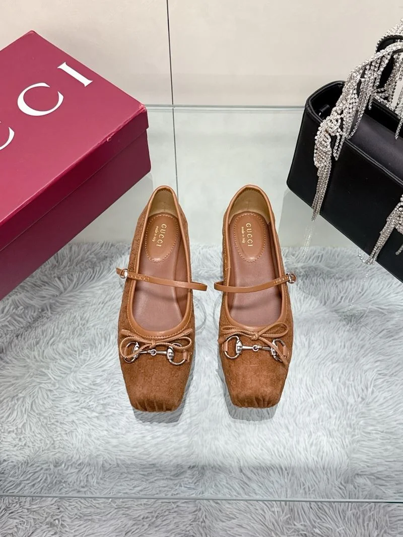 Gucci Flat Shoes Breathable 24842