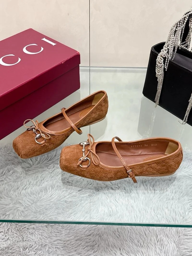 Gucci Flat Shoes Breathable 24842