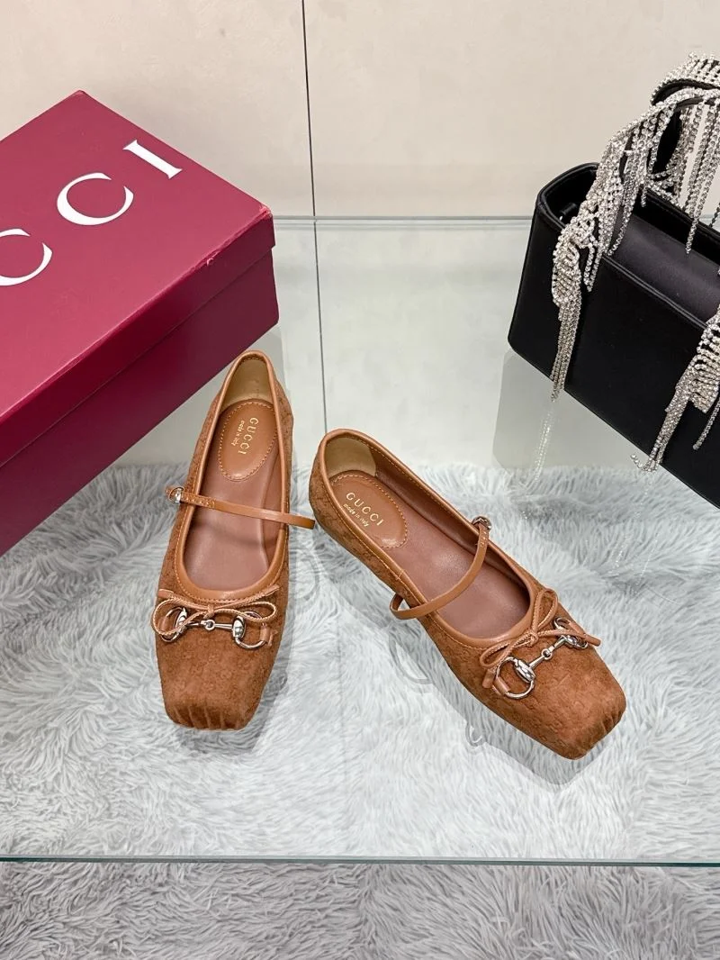 Gucci Flat Shoes Breathable 24842