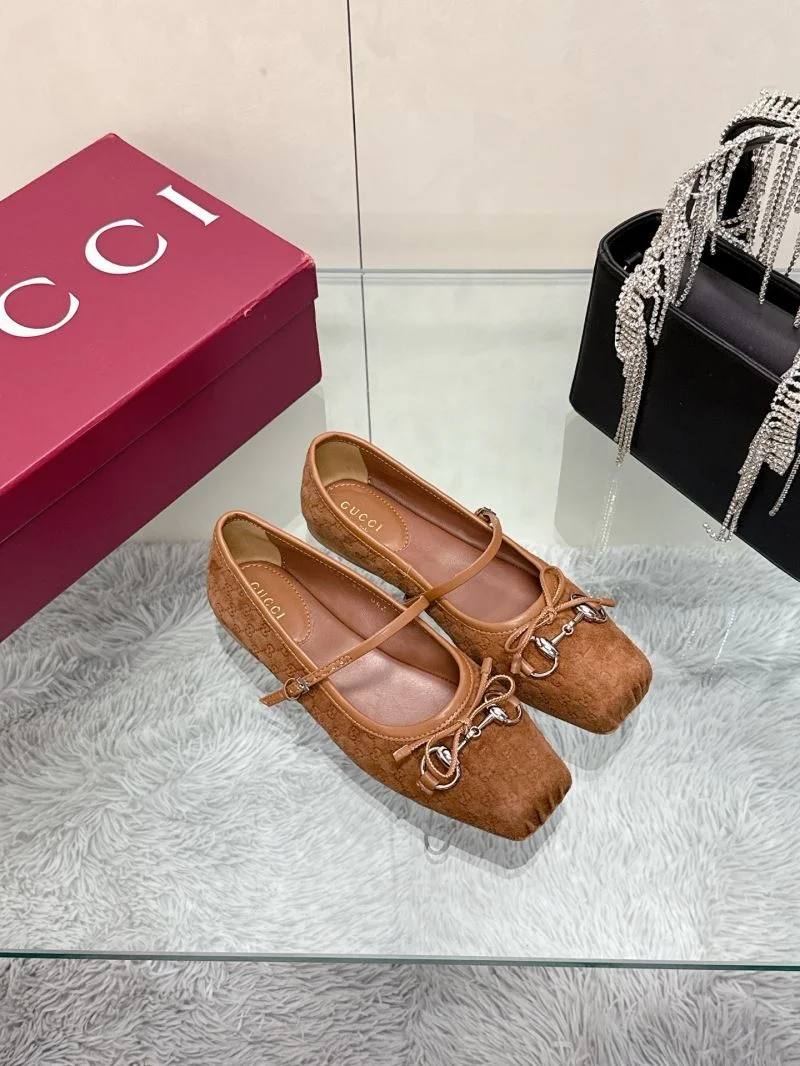 Gucci Flat Shoes Breathable 24842