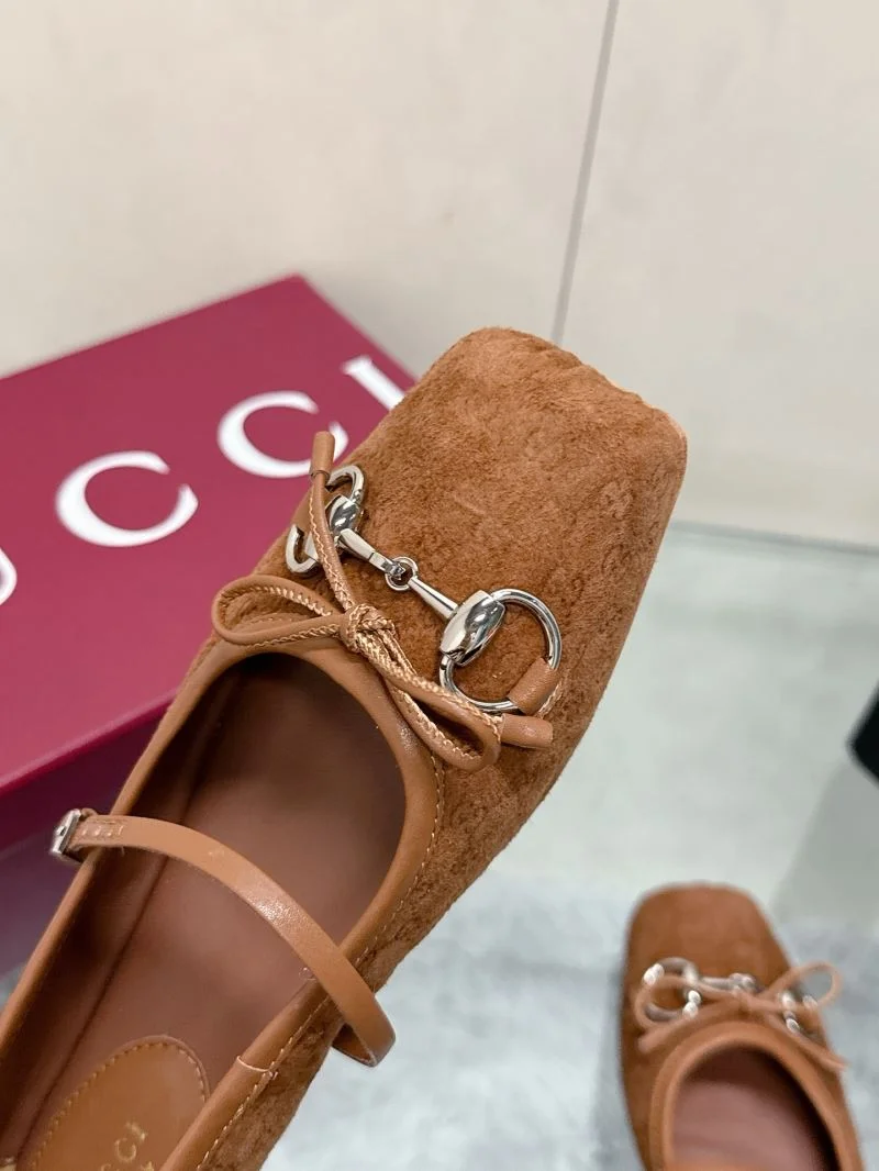 Gucci Flat Shoes Breathable 24842