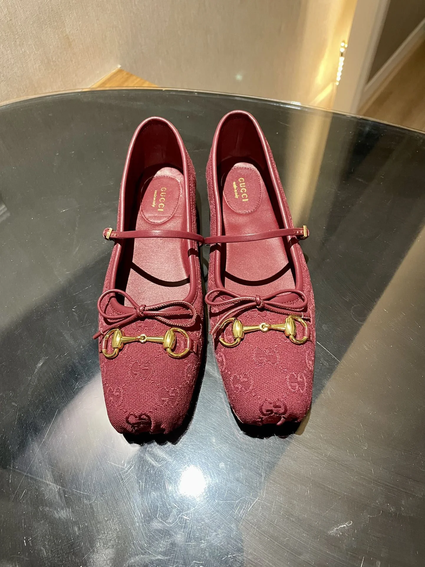 Tailored Gucci Flat Shoes 24522