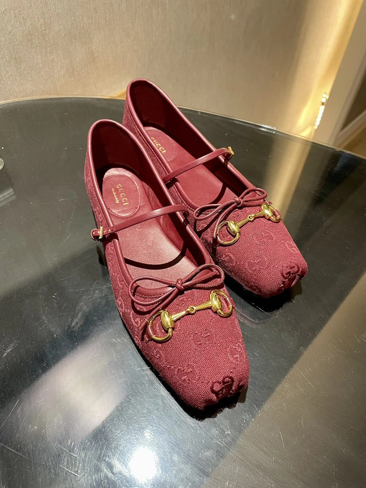 Tailored Gucci Flat Shoes 24522