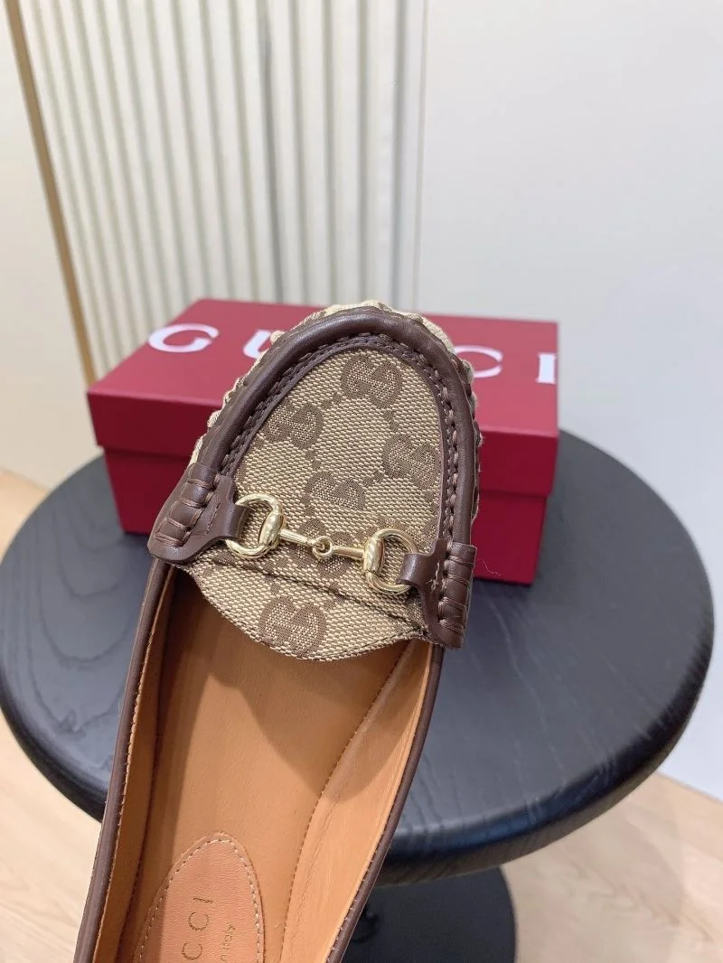 SmartChoice Gucci Flat Shoes 24515