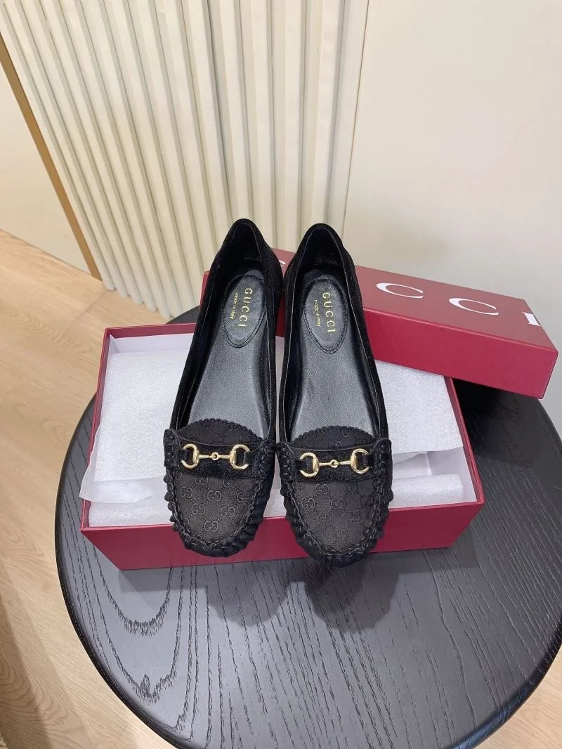 Casual Gucci Flat Shoes 24495