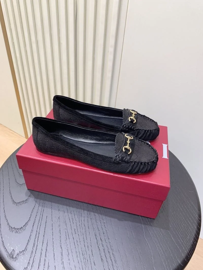 Casual Gucci Flat Shoes 24495