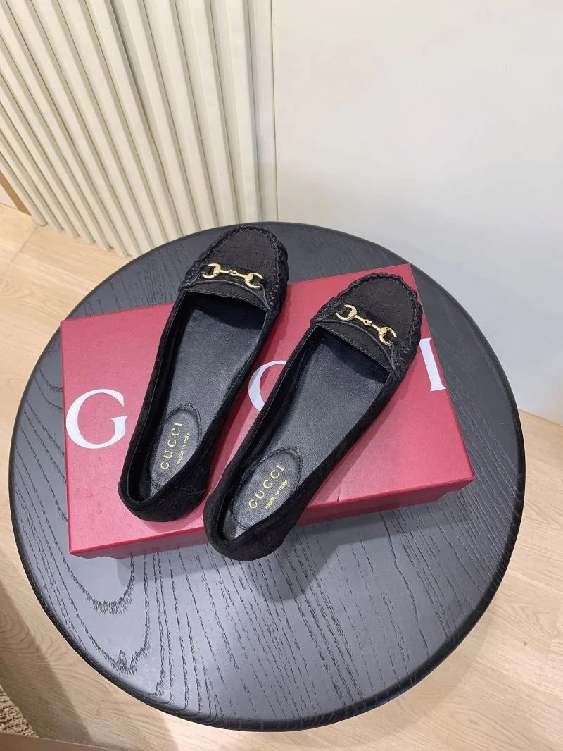Casual Gucci Flat Shoes 24495