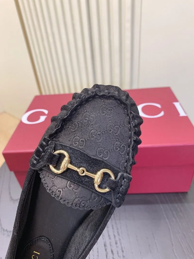 Casual Gucci Flat Shoes 24495