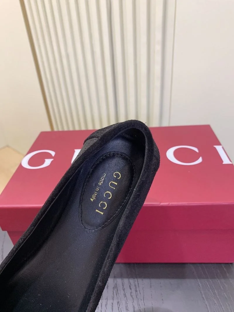 Casual Gucci Flat Shoes 24495