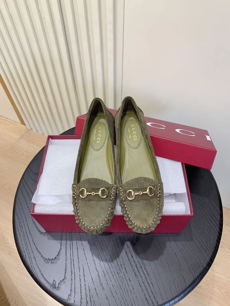Functional Gucci Flat Shoes 24492