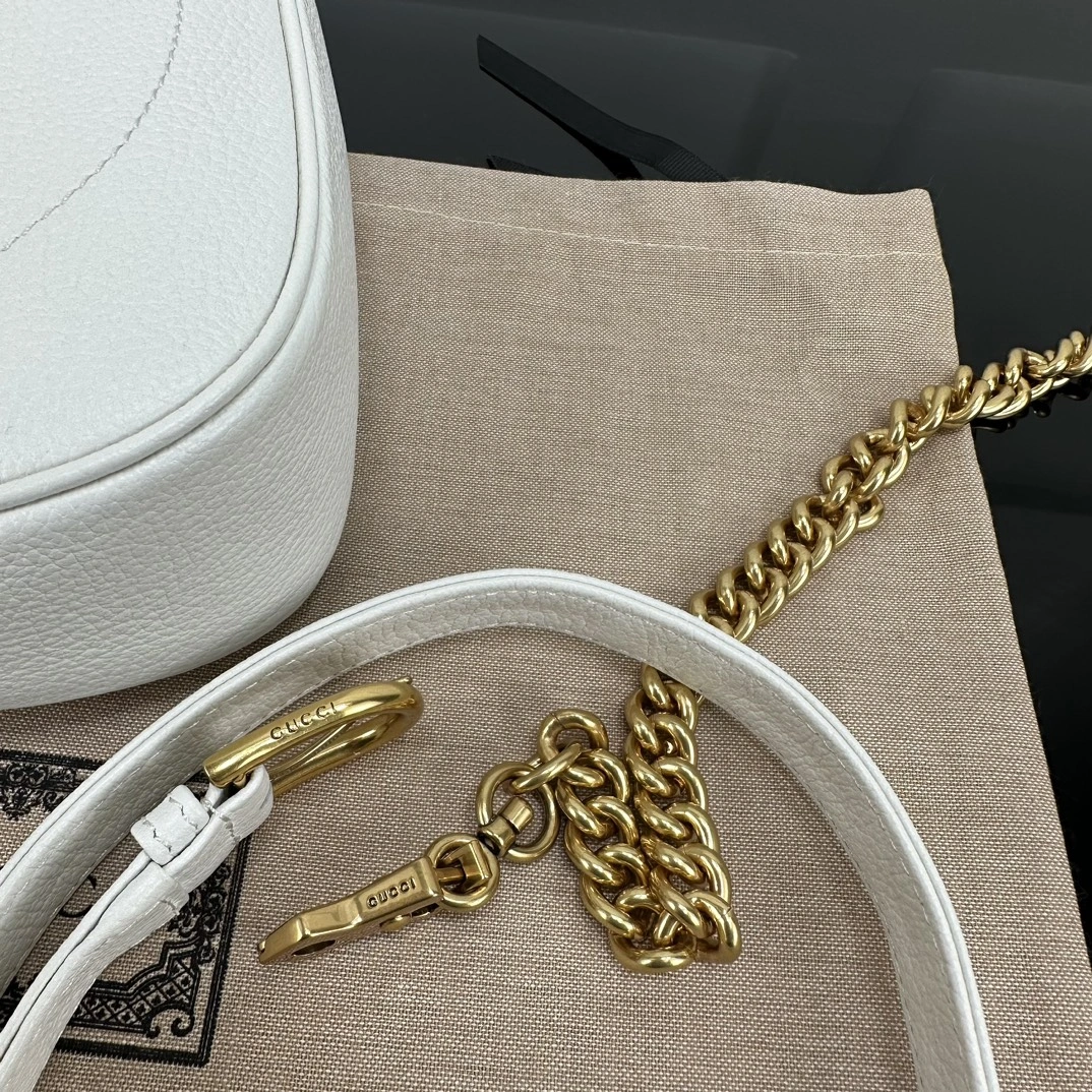Practical Gucci Hobo Bags 67420