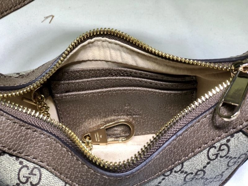 Gucci Hobo Bags Compact 81421