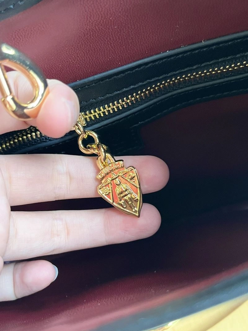 WeatherProof Gucci Hobo Bags 81383