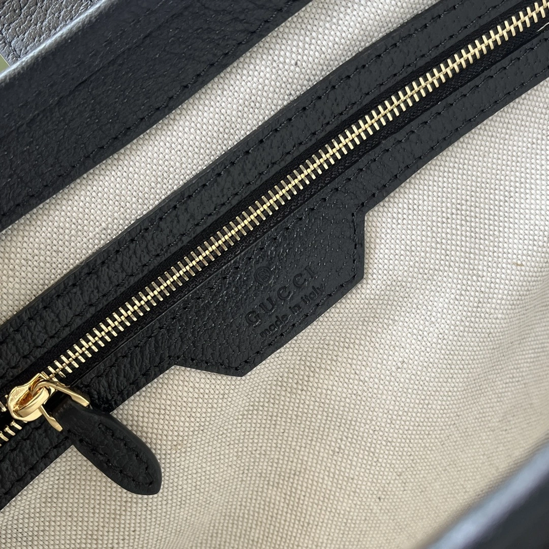 Contemporary Gucci Hobo Bags 72459