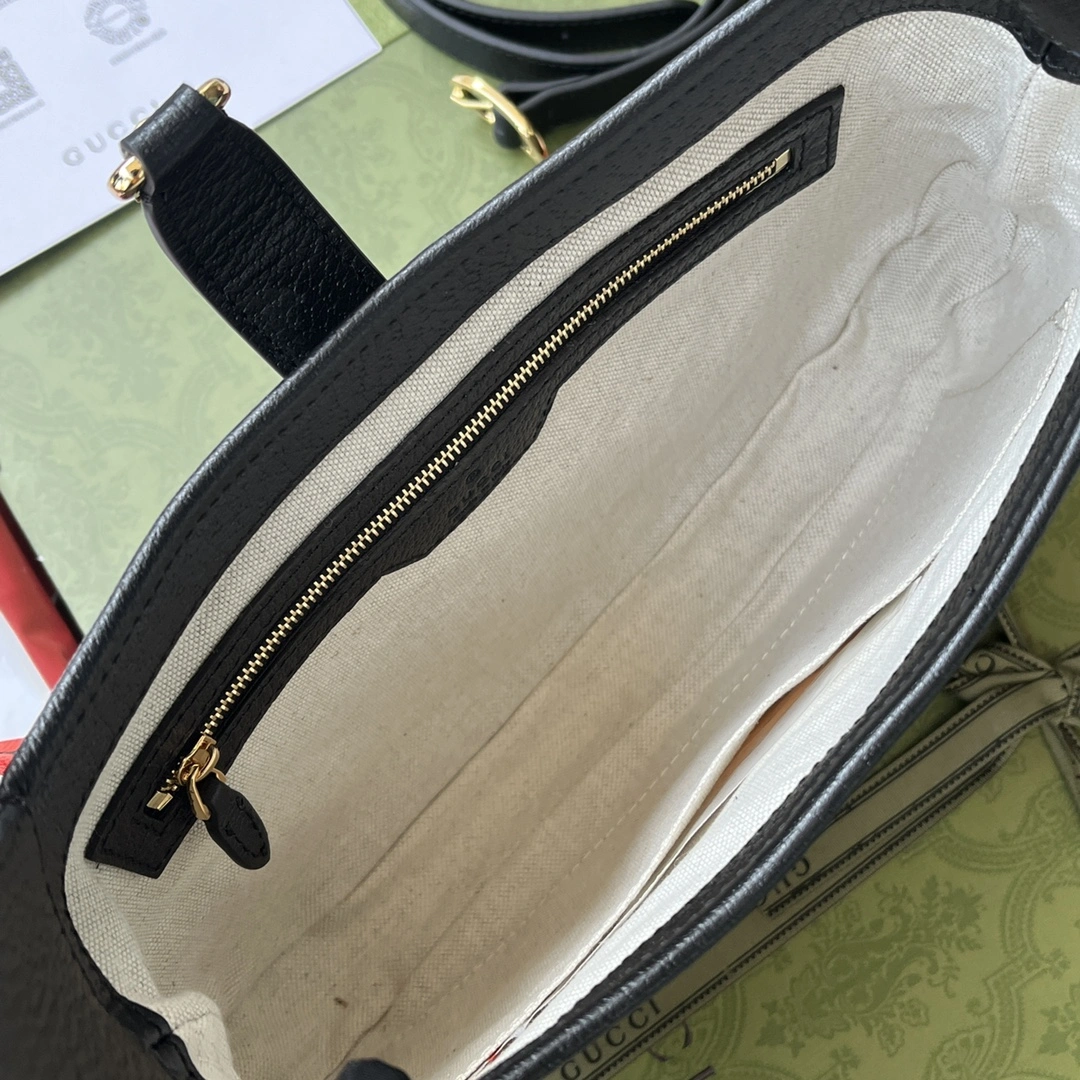 Contemporary Gucci Hobo Bags 72459