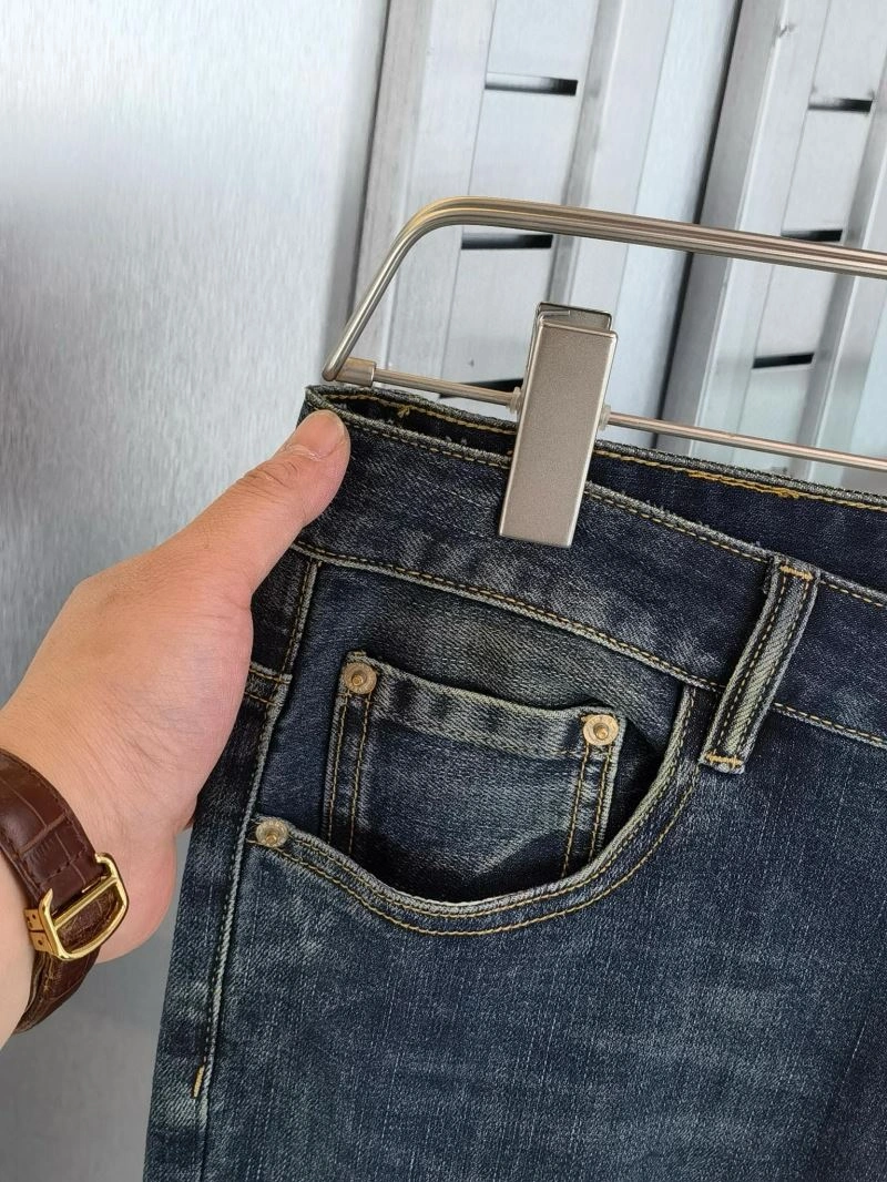 Gucci Jeans EasyMatch 125075