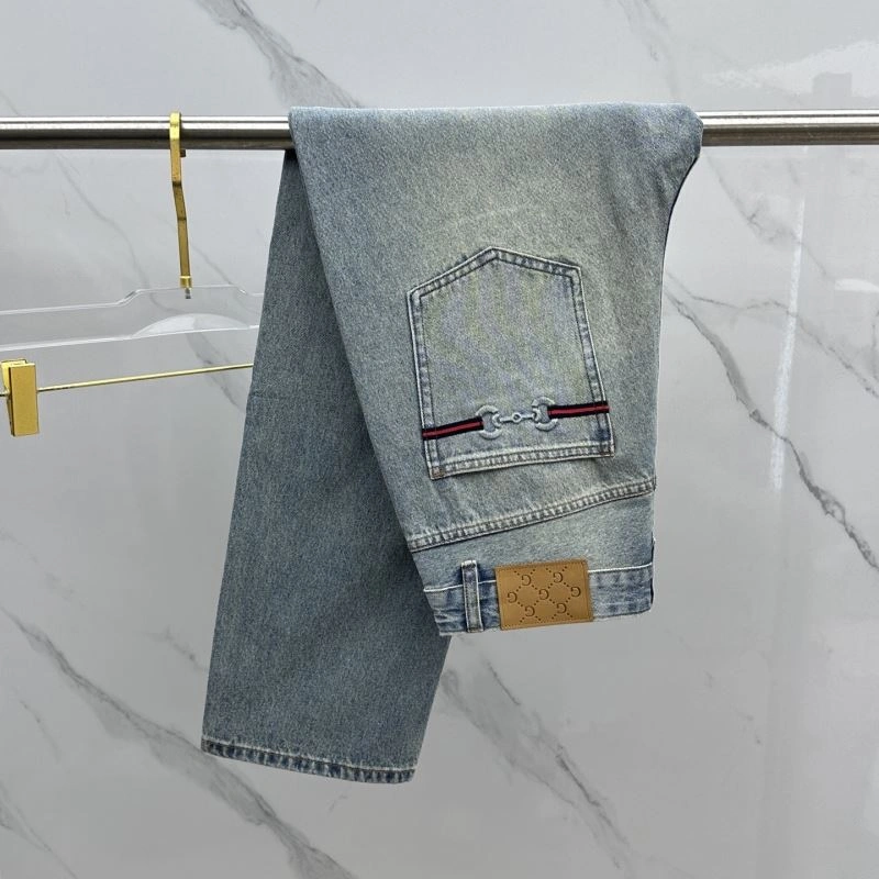 Seasonal Gucci Jeans 128160