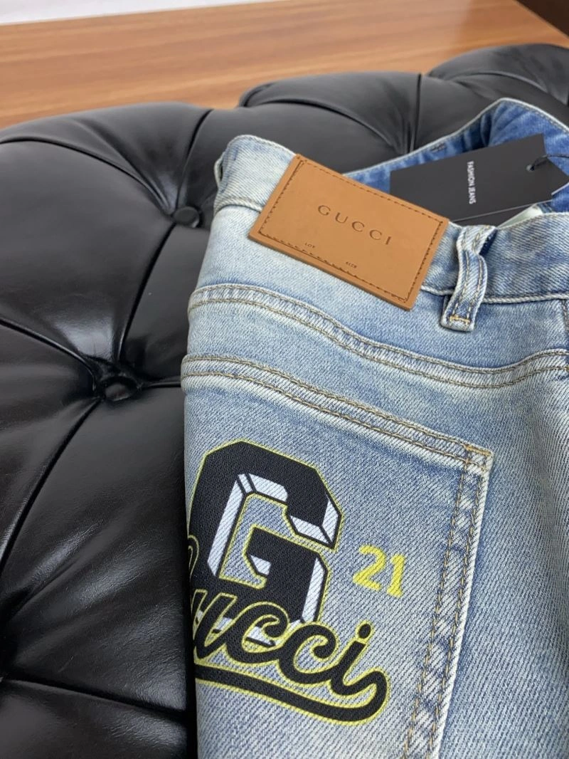 Sporty Gucci Jeans 127360