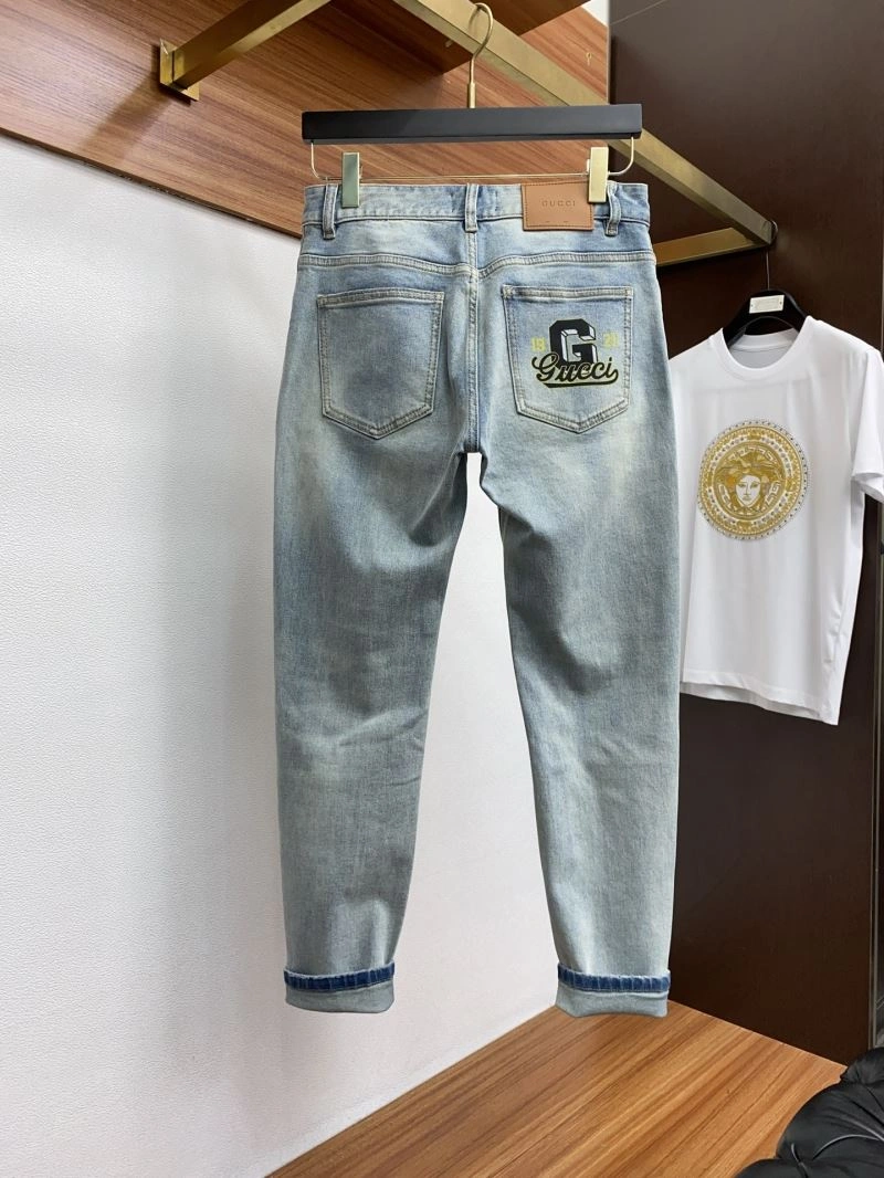 Sporty Gucci Jeans 127360