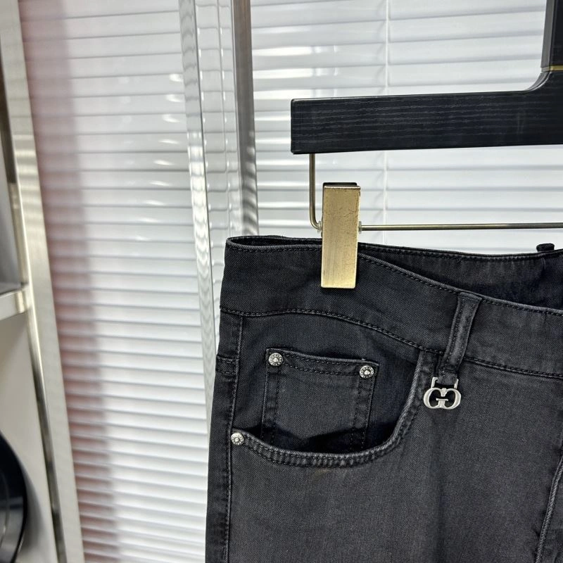 Comfortable Gucci Jeans 127332